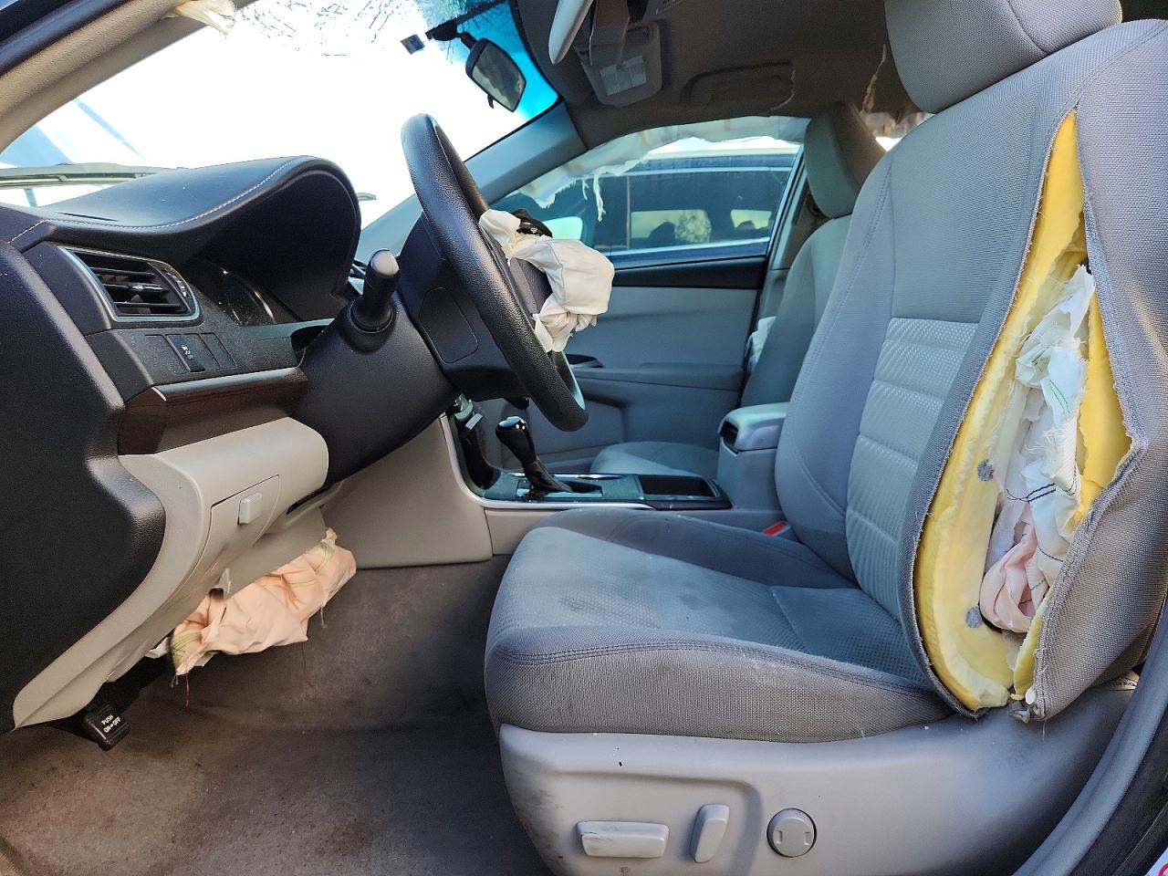 2017 TOYOTA CAMRY LE photo 7
