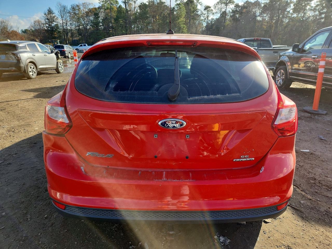 2014 FORD FOCUS SE photo 6