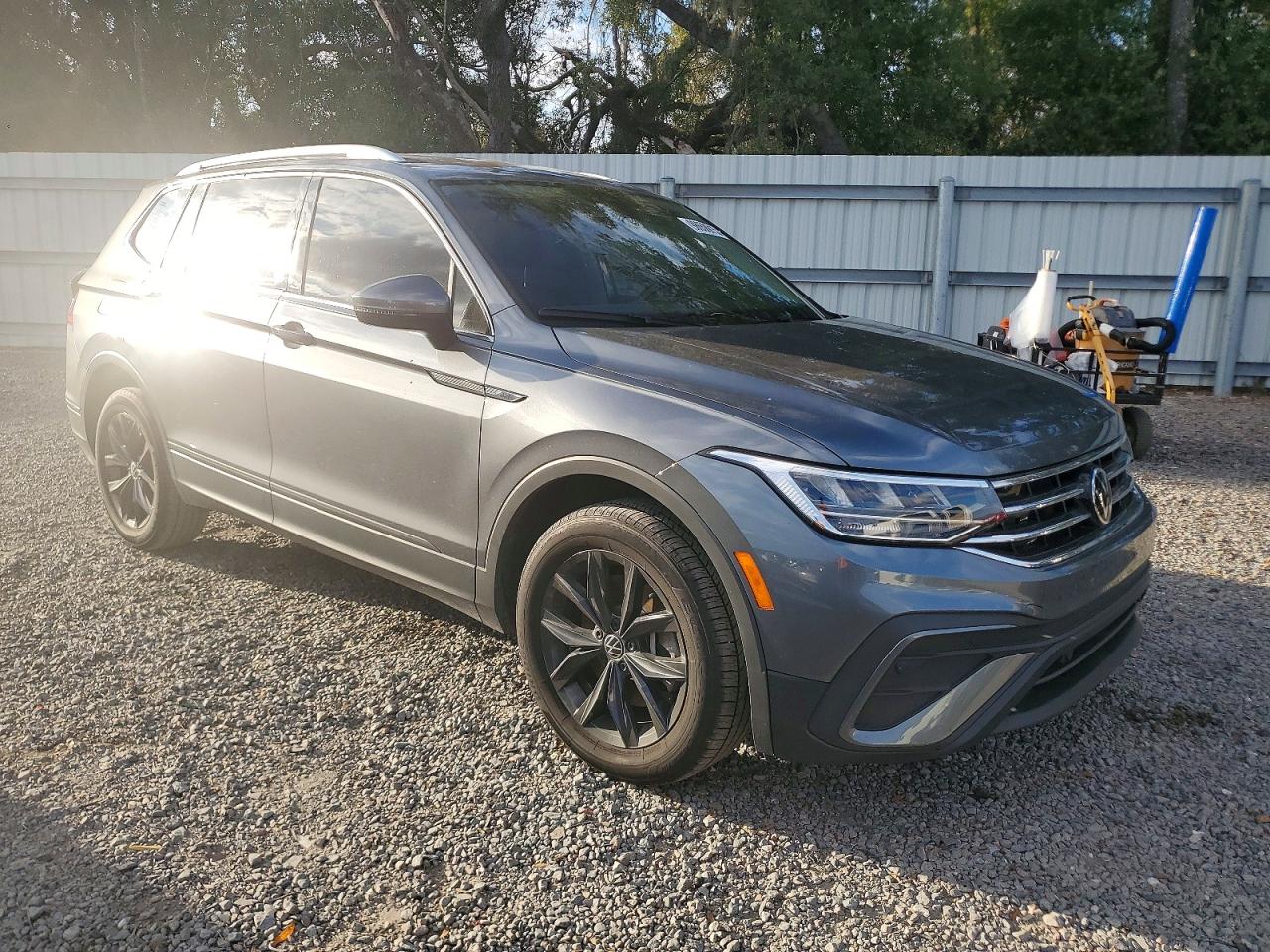 2024 VOLKSWAGEN TIGUAN SE photo 4