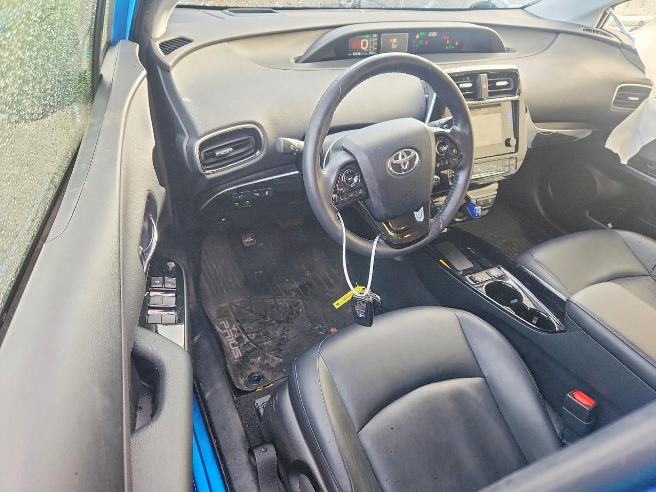 2019 TOYOTA PRIUS photo 8