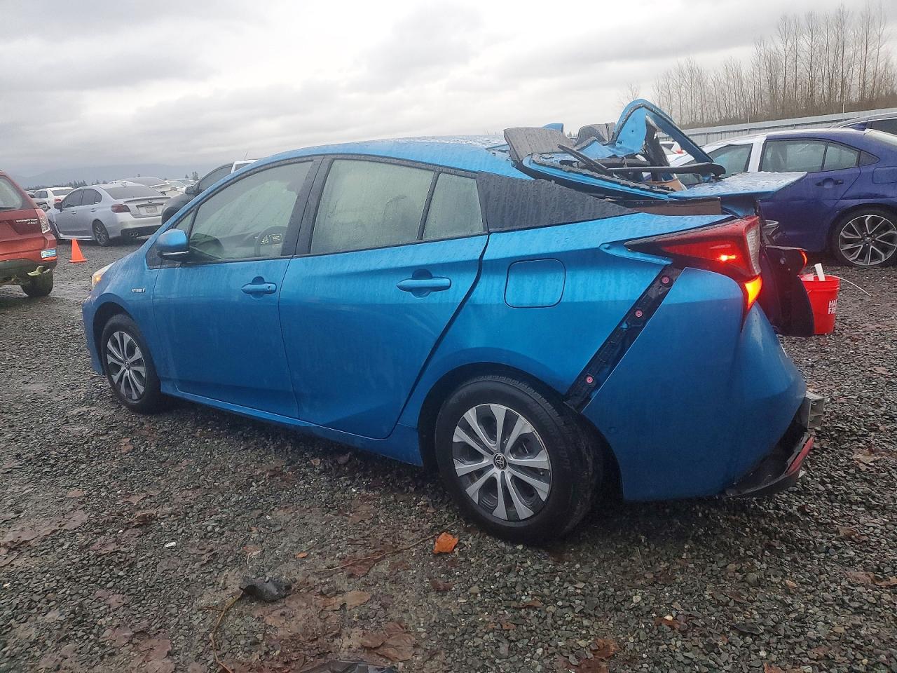 2019 TOYOTA PRIUS photo 2