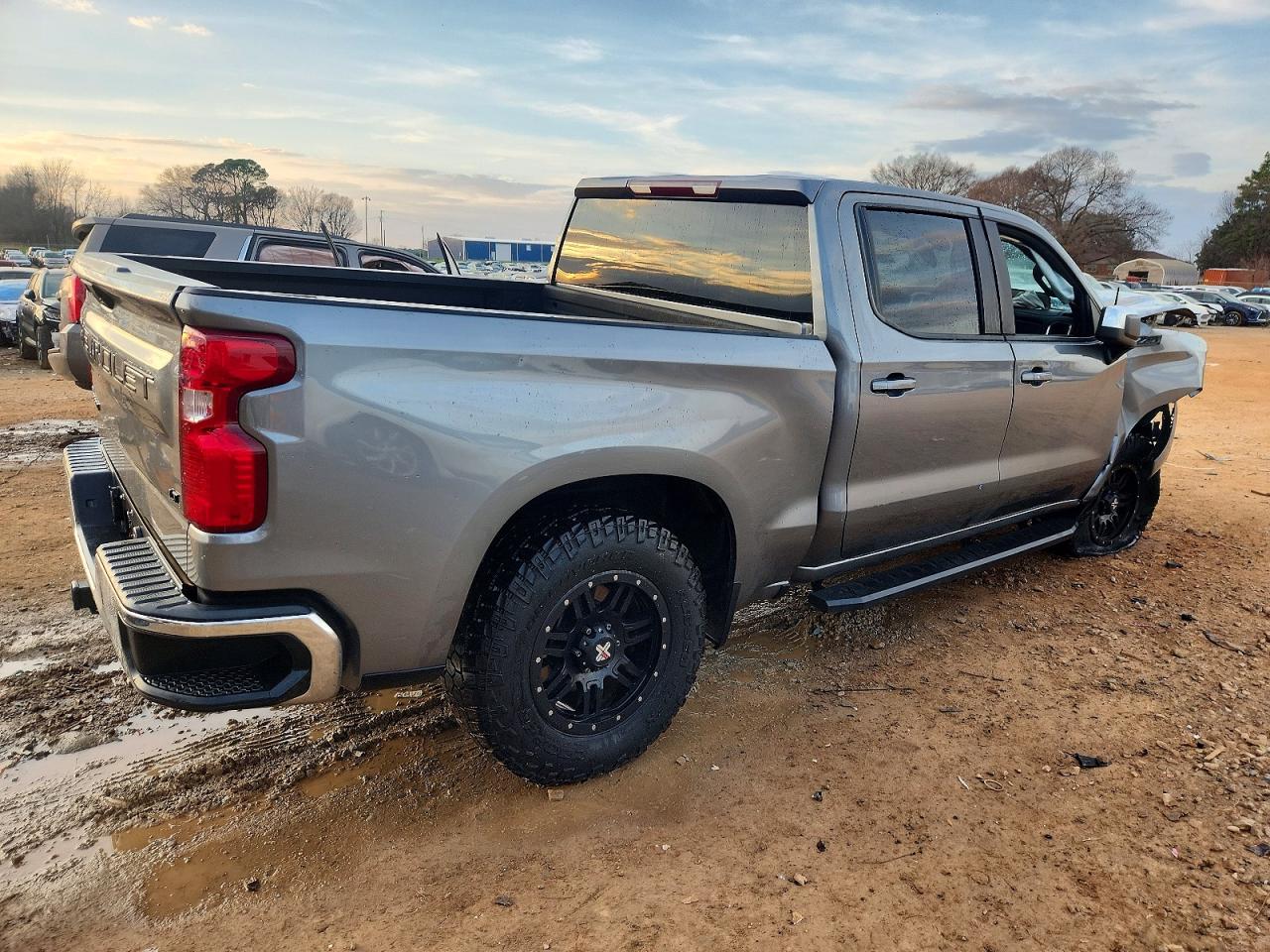 2020 CHEVROLET SILVERADO K1500 LT photo 3
