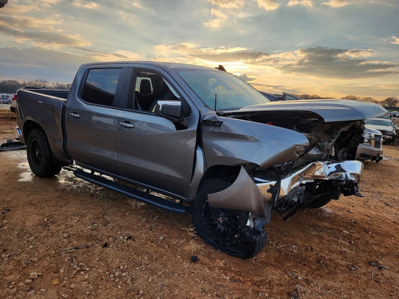 2020 CHEVROLET SILVERADO K1500 LT photo 4