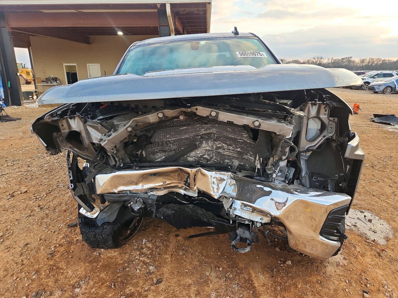 2020 CHEVROLET SILVERADO K1500 LT photo 5