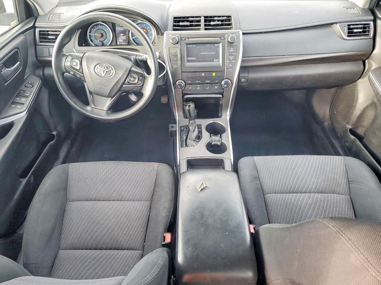2017 TOYOTA CAMRY LE photo 8
