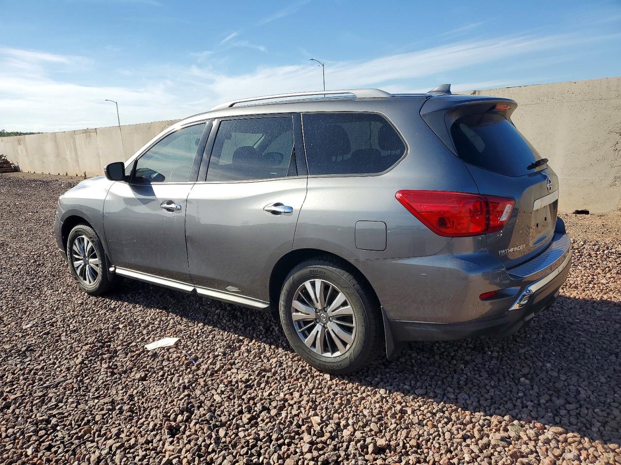 2020 NISSAN PATHFINDER SV photo 2