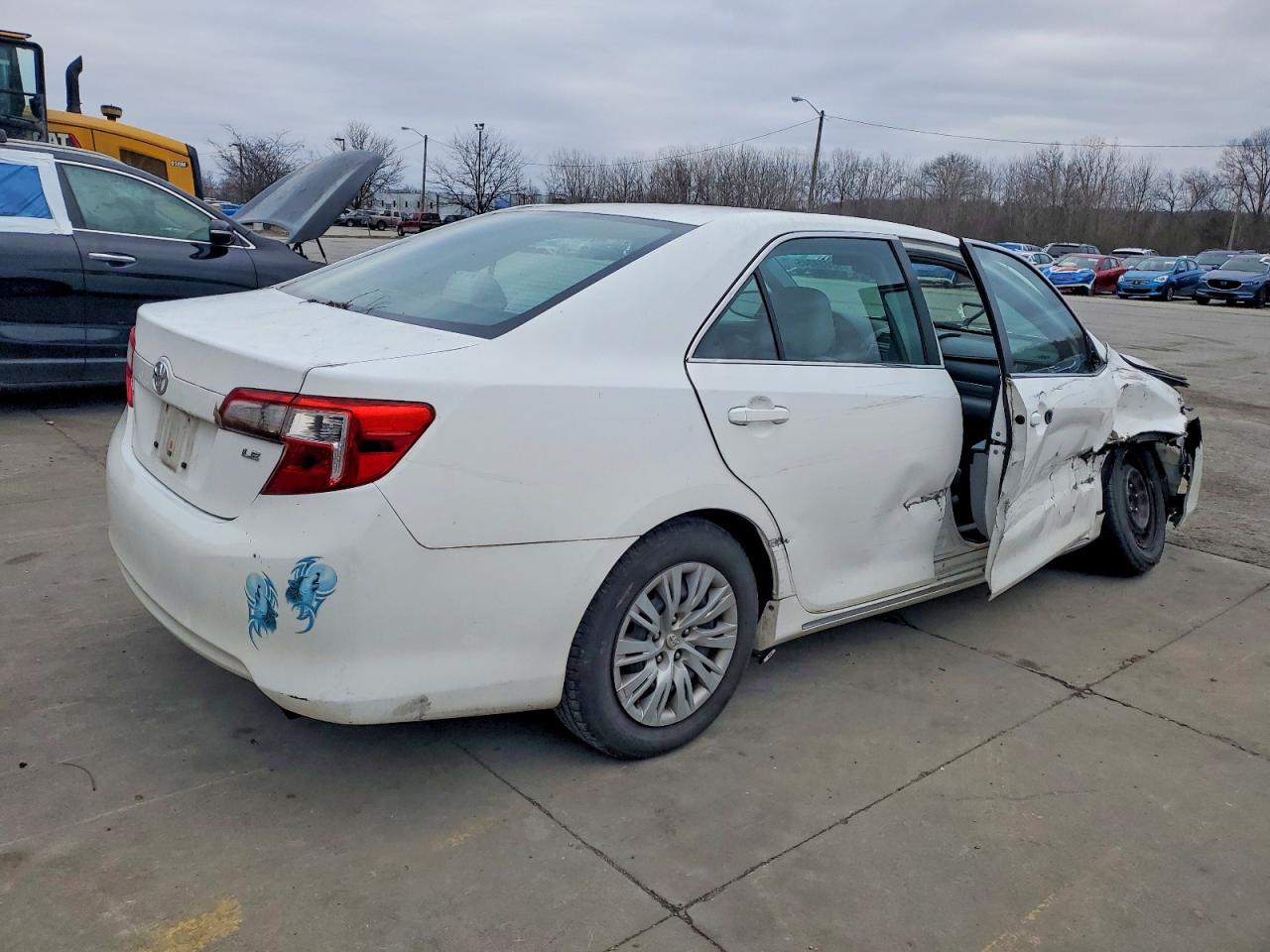 2012 TOYOTA CAMRY photo 3