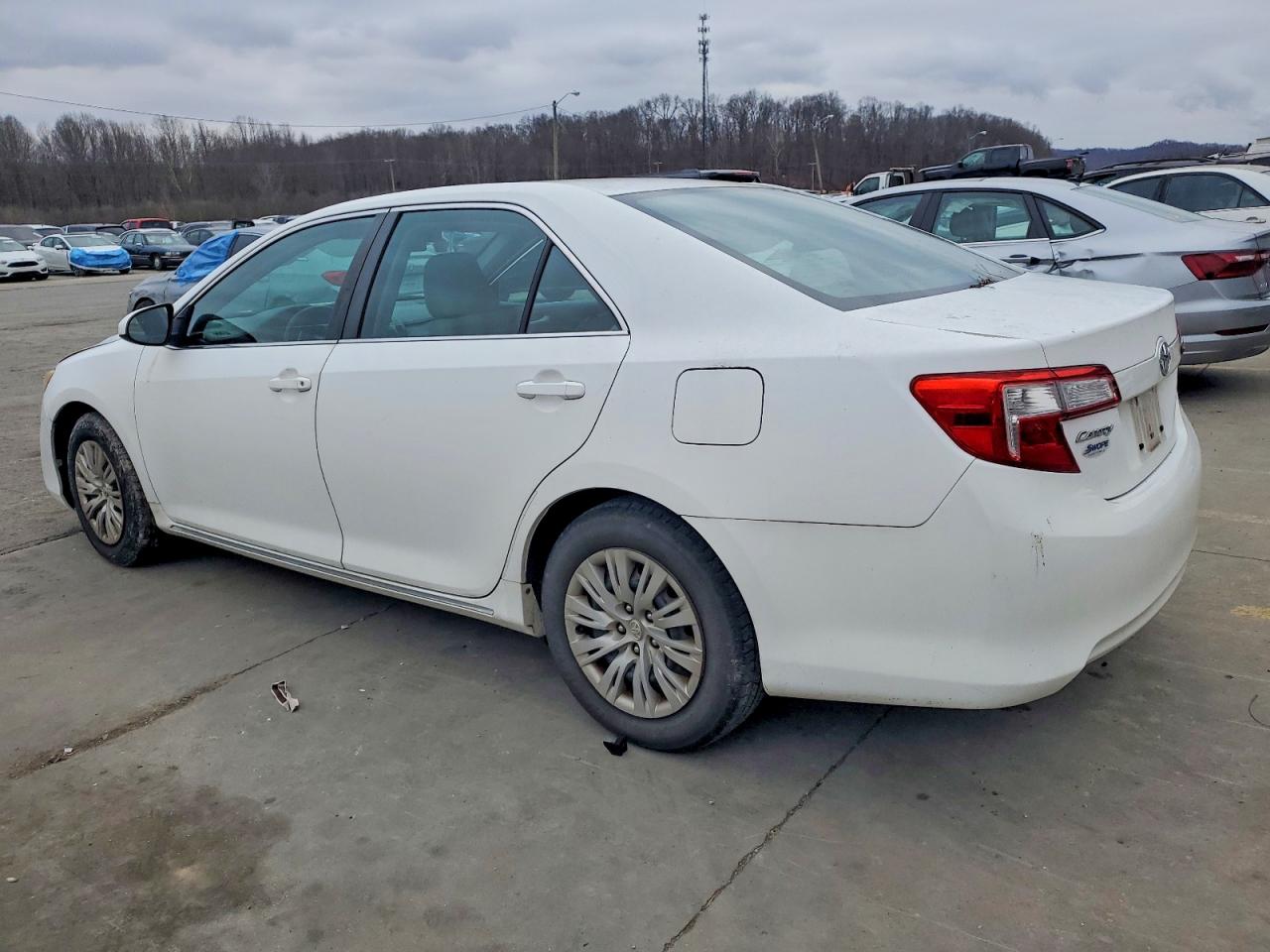 2012 TOYOTA CAMRY photo 2