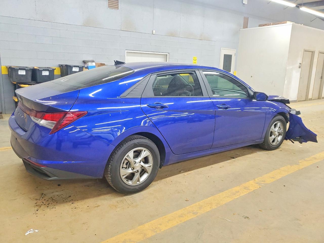2023 HYUNDAI ELANTRA SE photo 3
