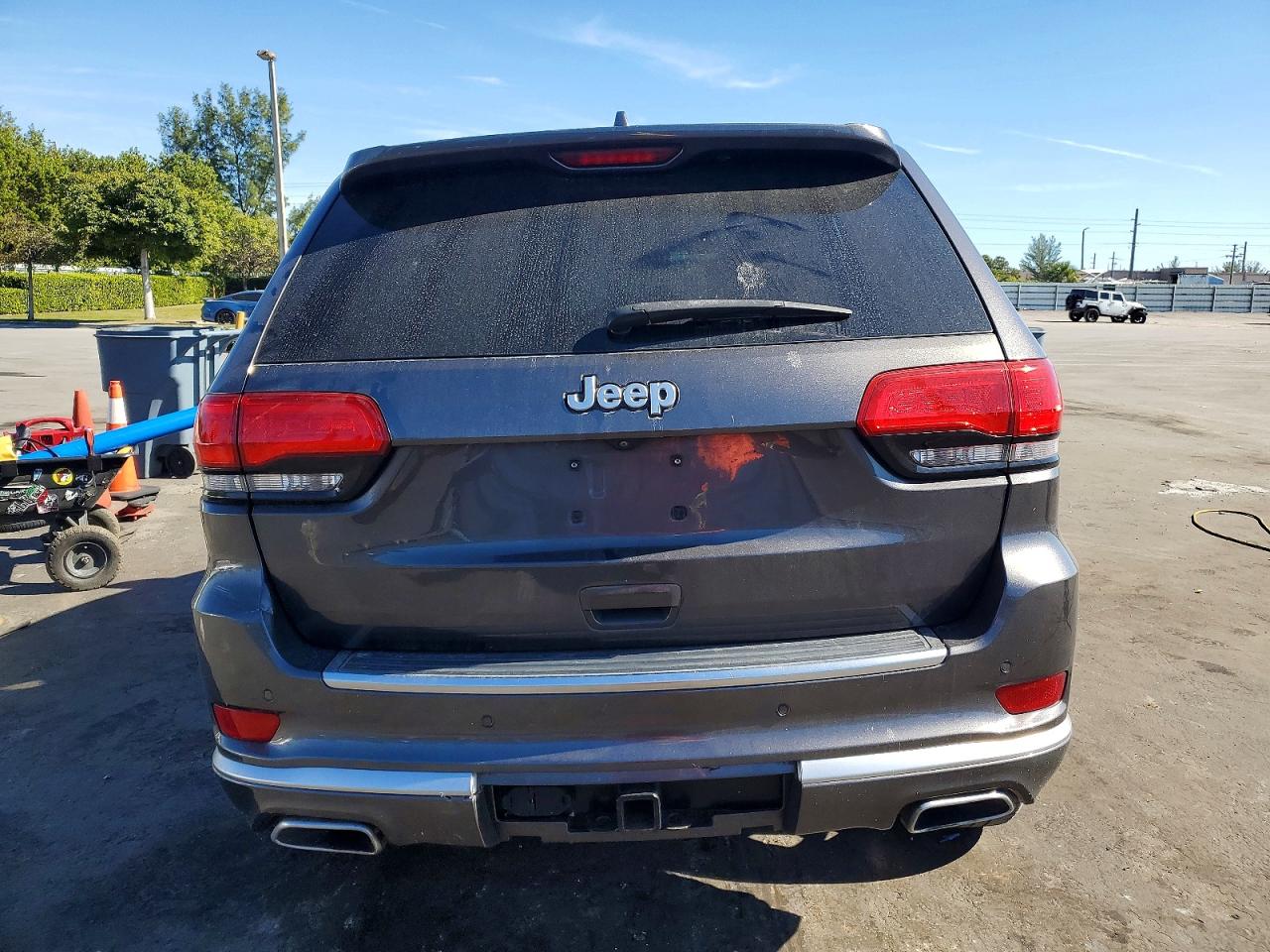 2016 JEEP GRAND CHEROKEE SUMMIT photo 6