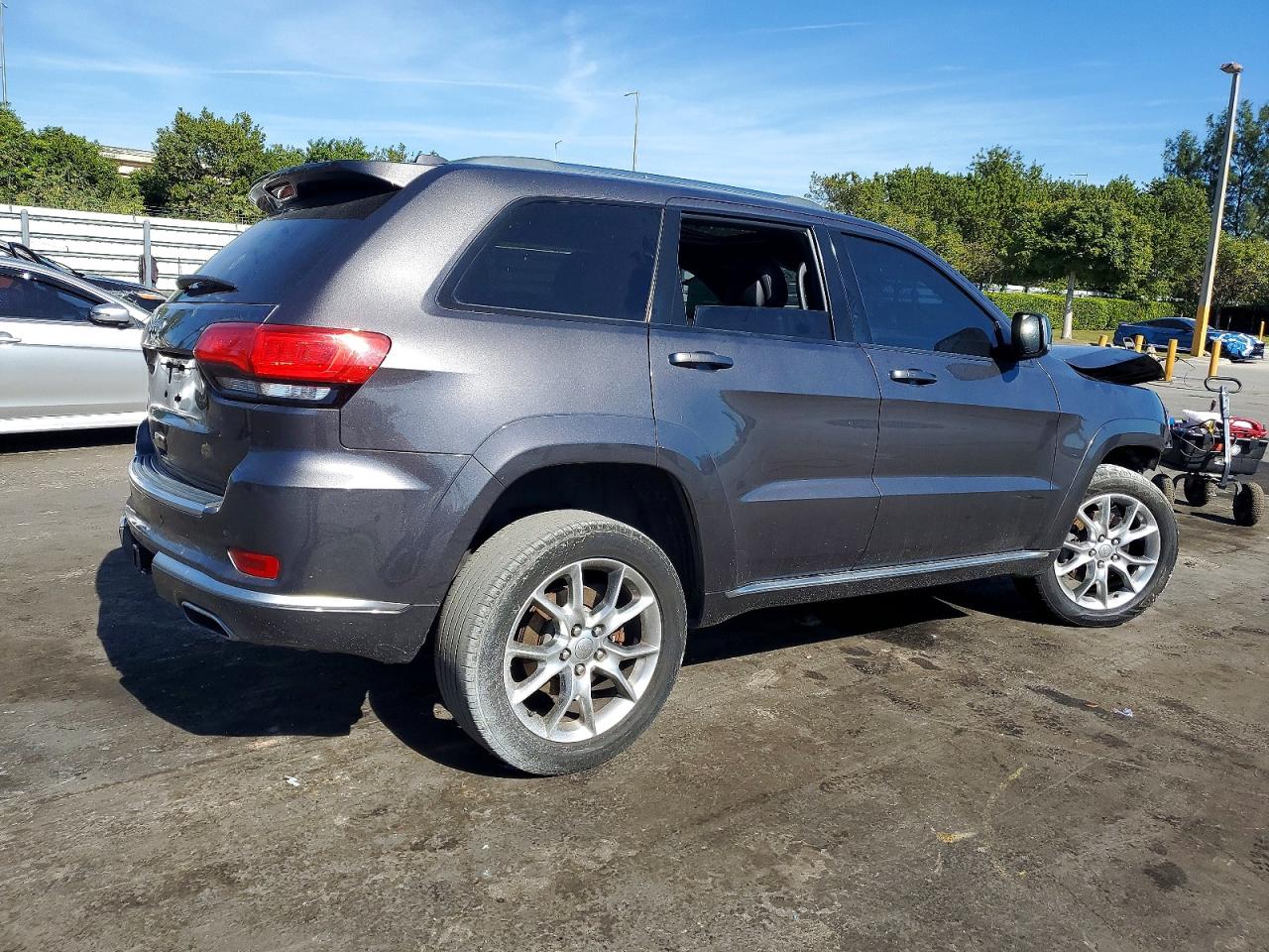 2016 JEEP GRAND CHEROKEE SUMMIT photo 3