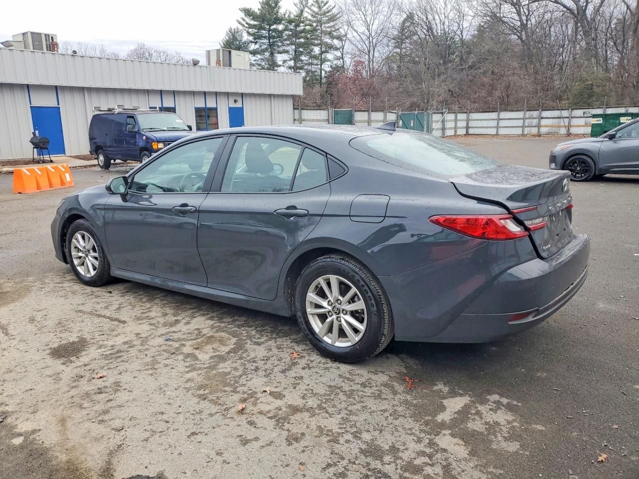 2025 TOYOTA CAMRY XSE photo 2