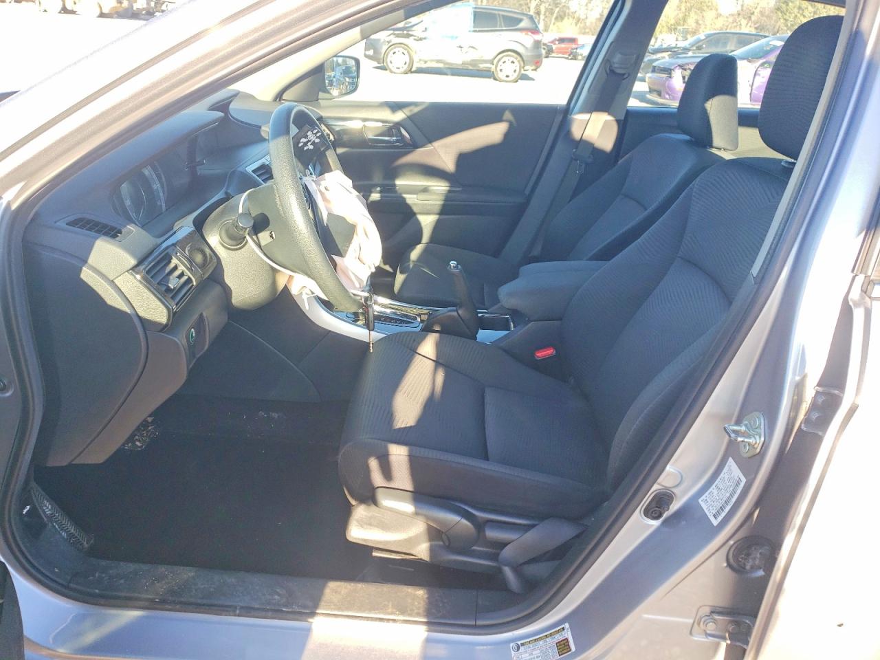 2016 HONDA ACCORD LX photo 19