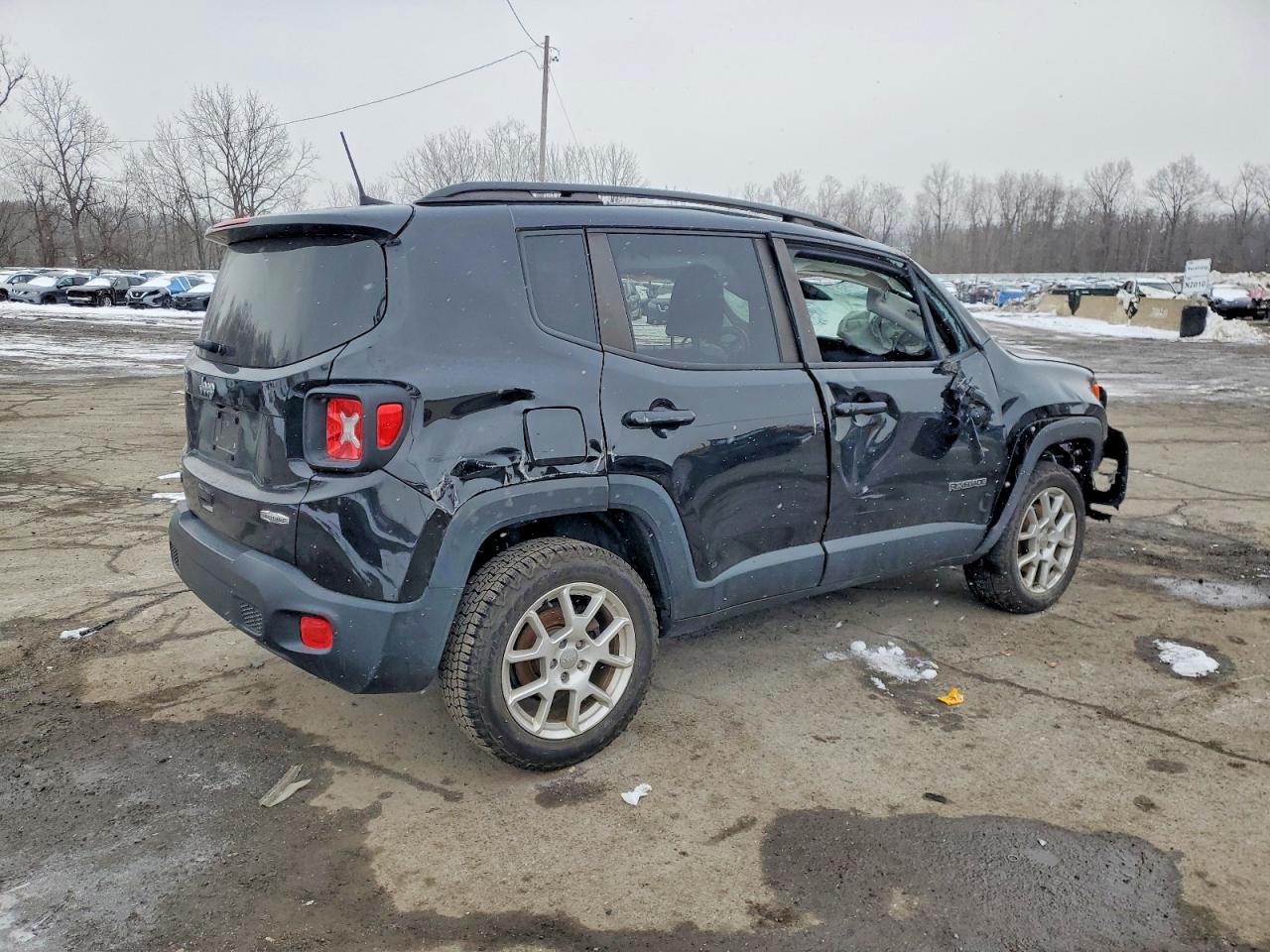 2019 JEEP RENEGADE LATITUDE photo 3