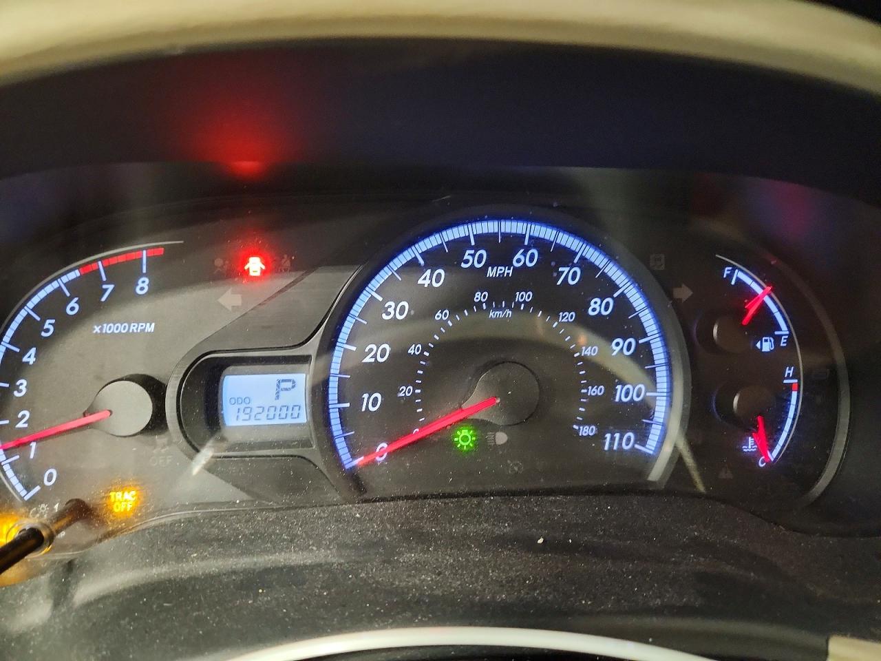 2013 TOYOTA SIENNA LE photo 9