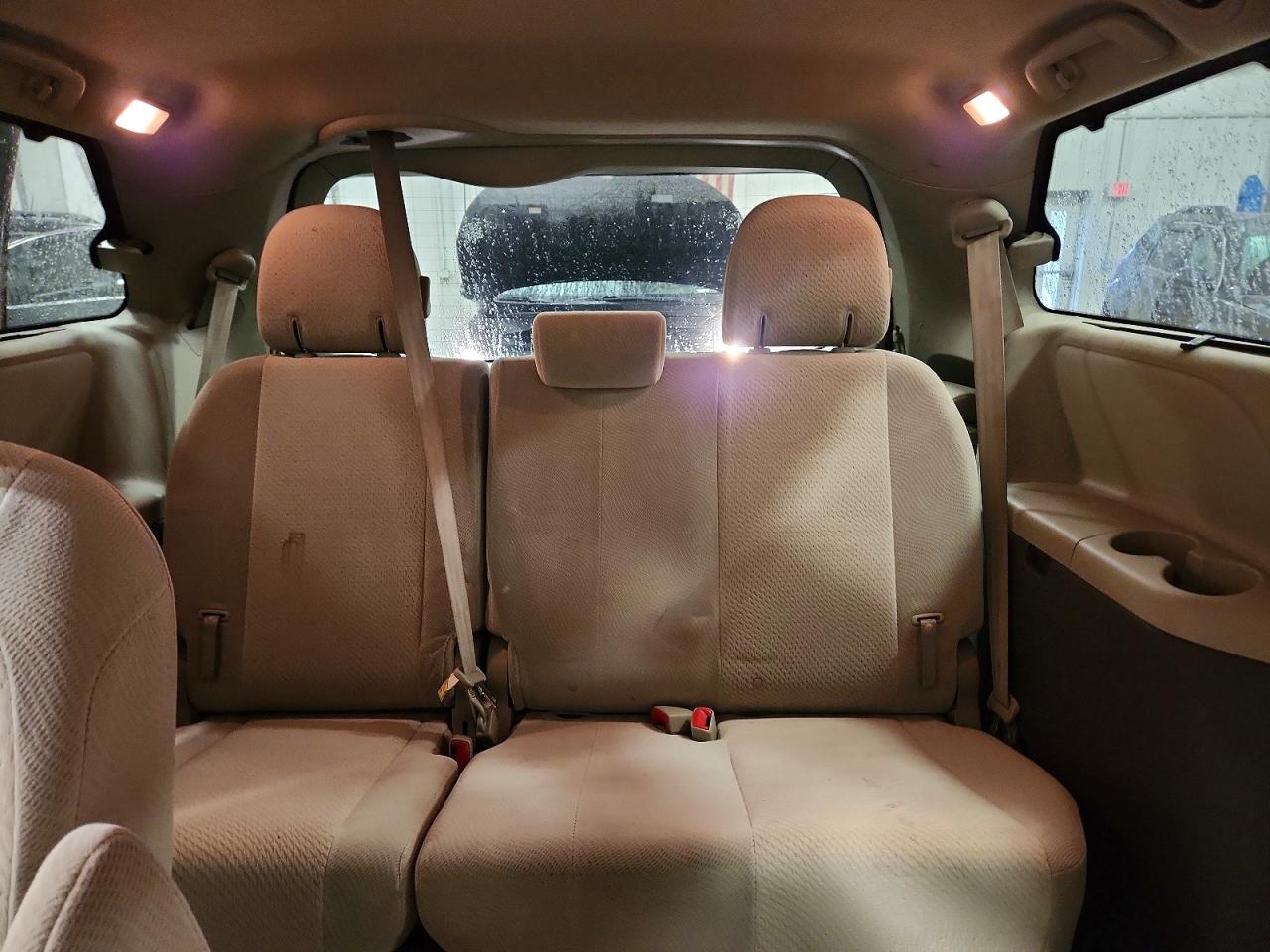 2013 TOYOTA SIENNA LE photo 10