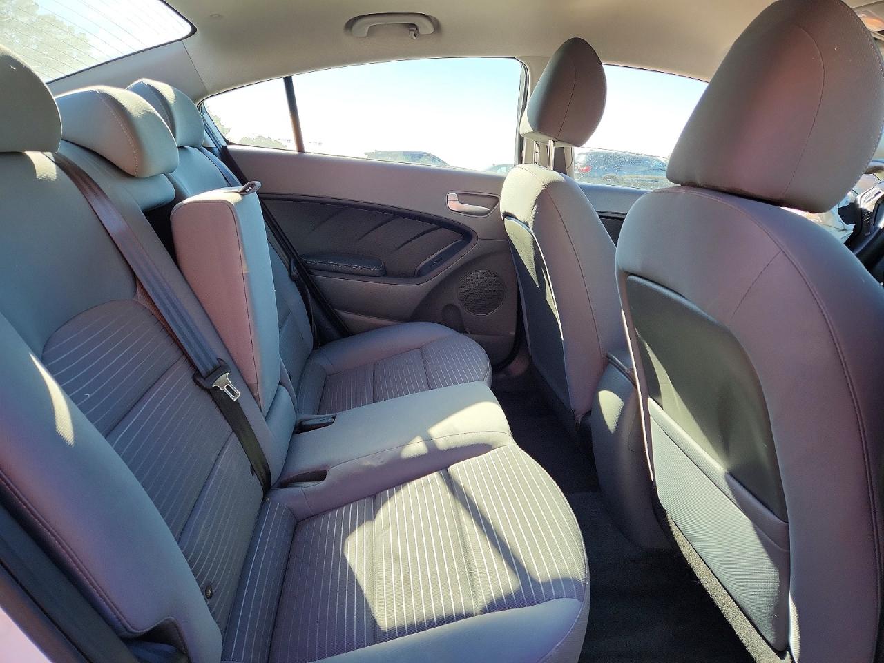 2018 KIA FORTE LX photo 10