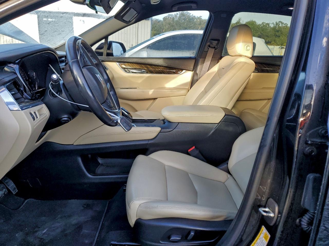 2017 CADILLAC XT5 photo 7