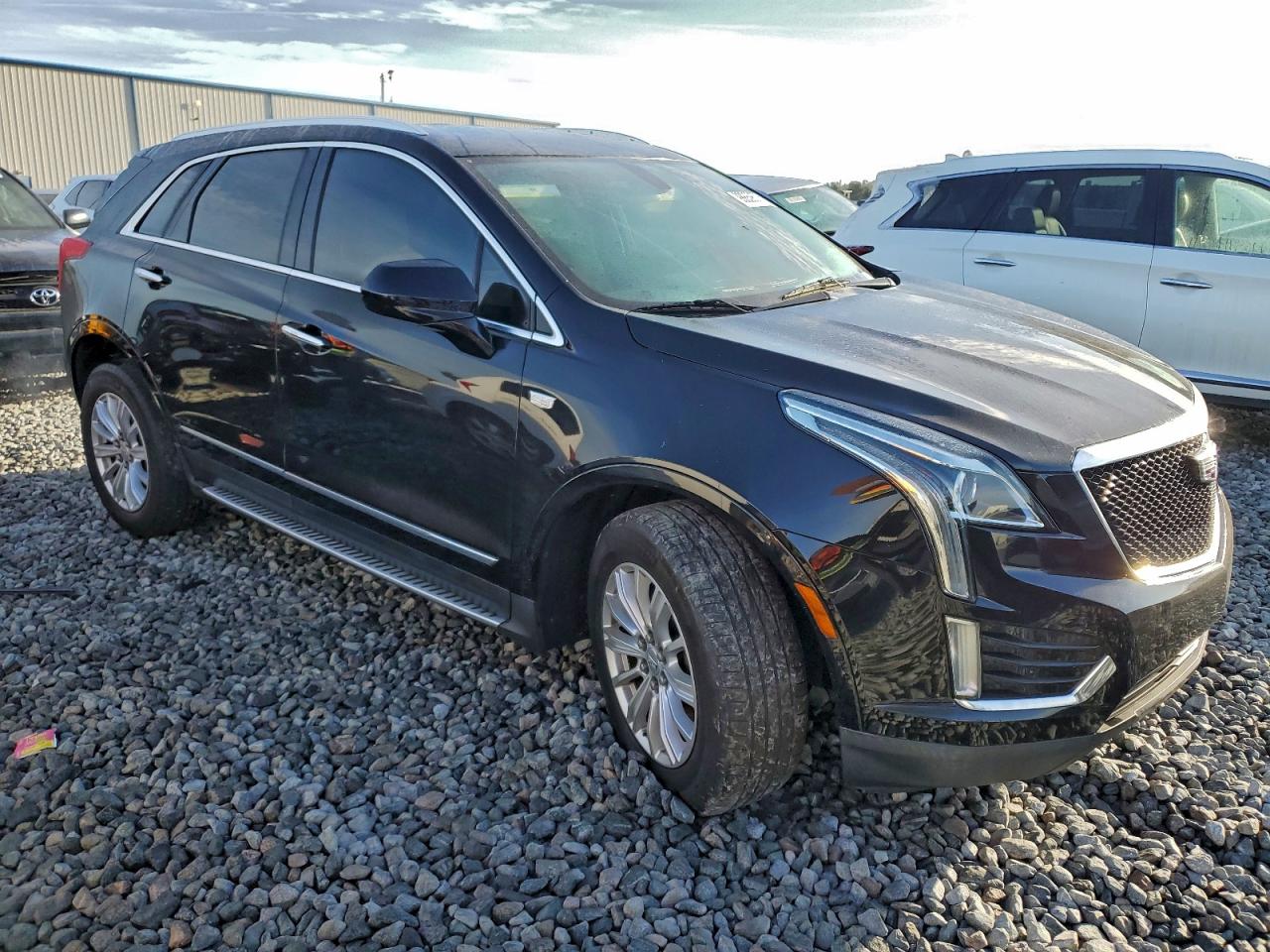2017 CADILLAC XT5 photo 4