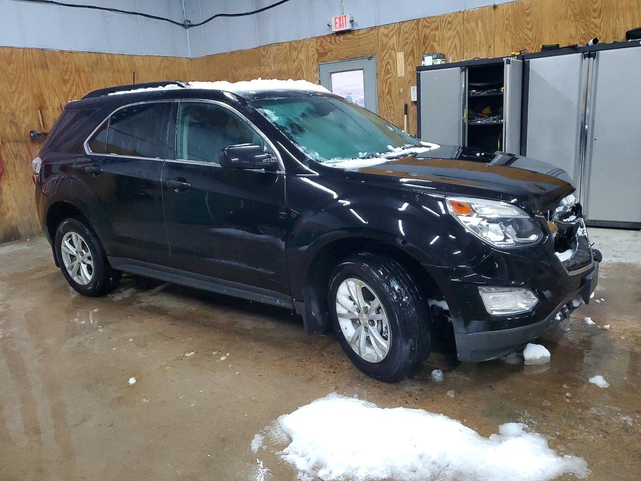 2017 CHEVROLET EQUINOX LT photo 4