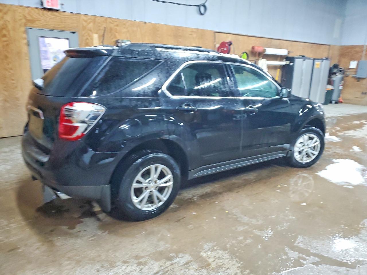 2017 CHEVROLET EQUINOX LT photo 3