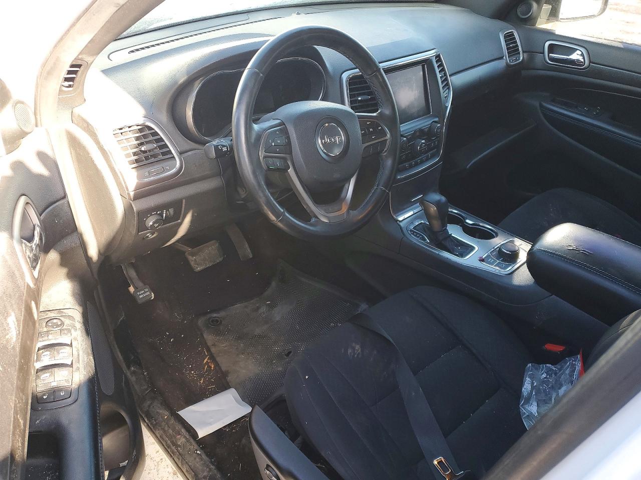 2018 JEEP GRAND CHEROKEE LAREDO photo 15