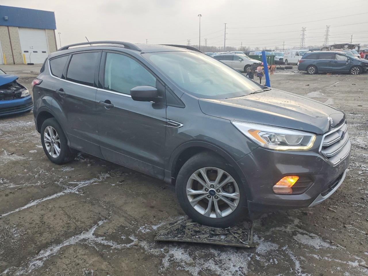 2018 FORD ESCAPE SEL photo 4