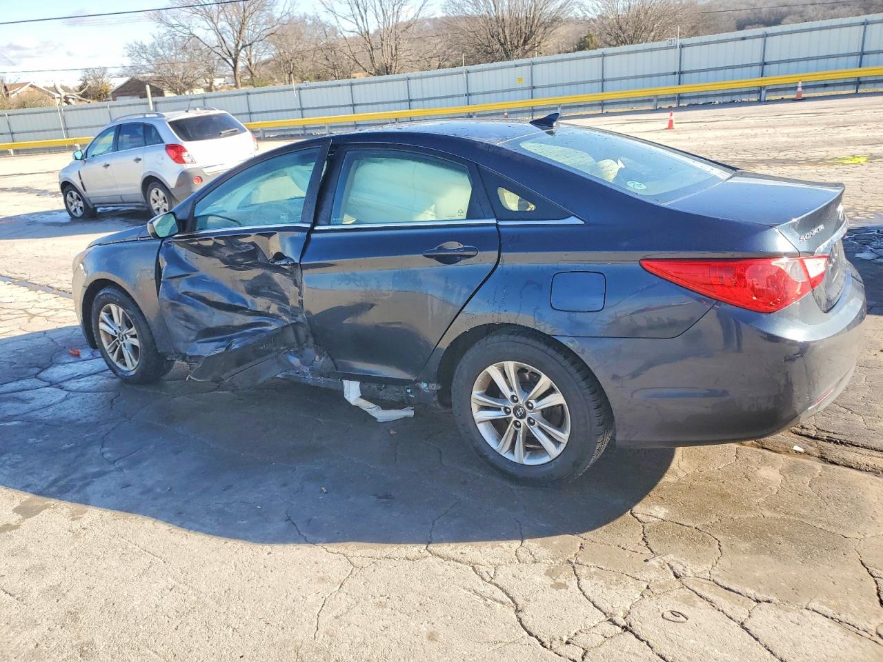 2013 HYUNDAI SONATA GLS photo 2