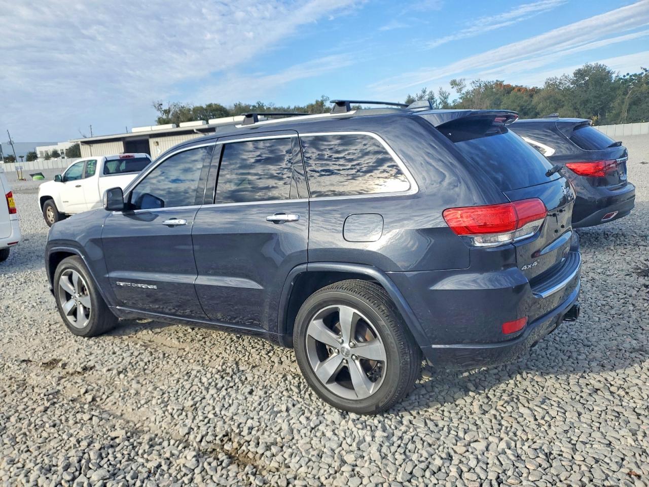 2016 JEEP GRAND CHEROKEE OVERLAND photo 2