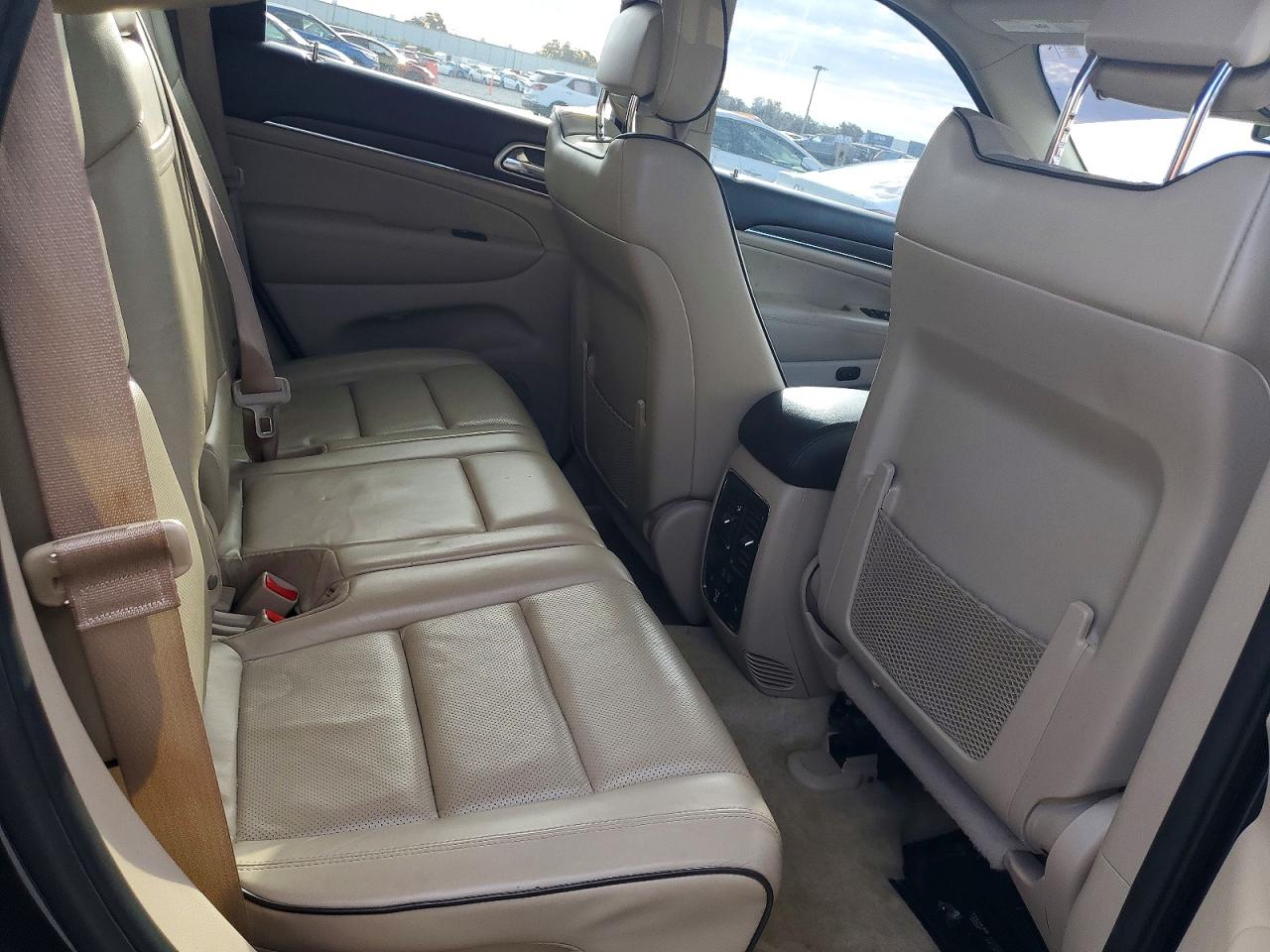 2016 JEEP GRAND CHEROKEE OVERLAND photo 10