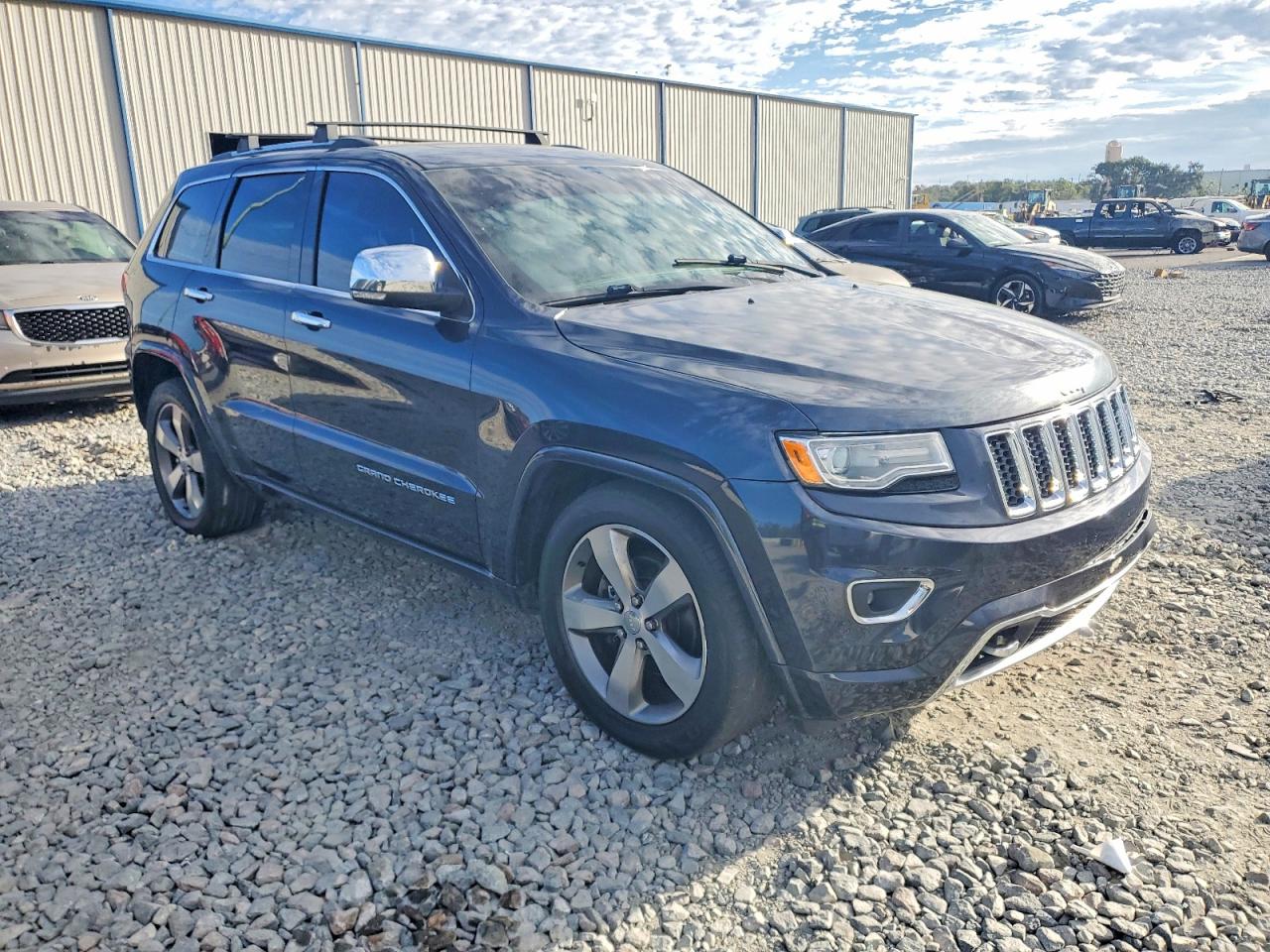 2016 JEEP GRAND CHEROKEE OVERLAND photo 4
