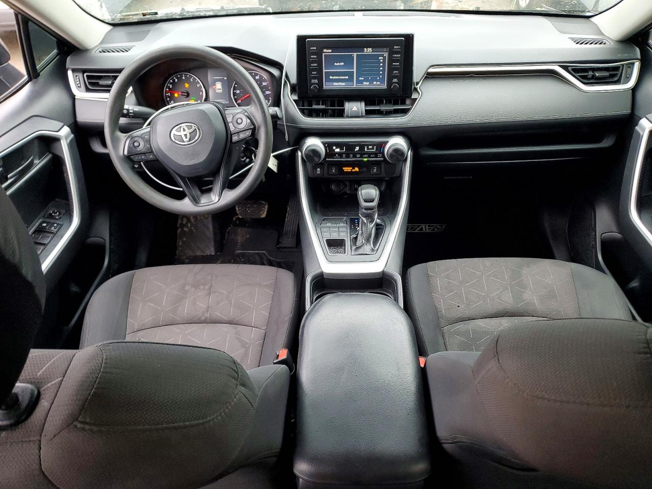 2019 TOYOTA RAV4 LE photo 8