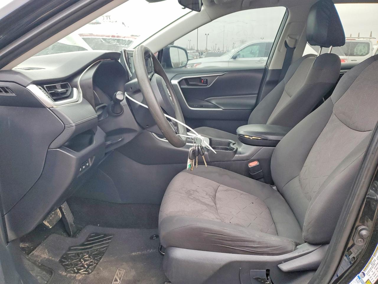 2019 TOYOTA RAV4 LE photo 7