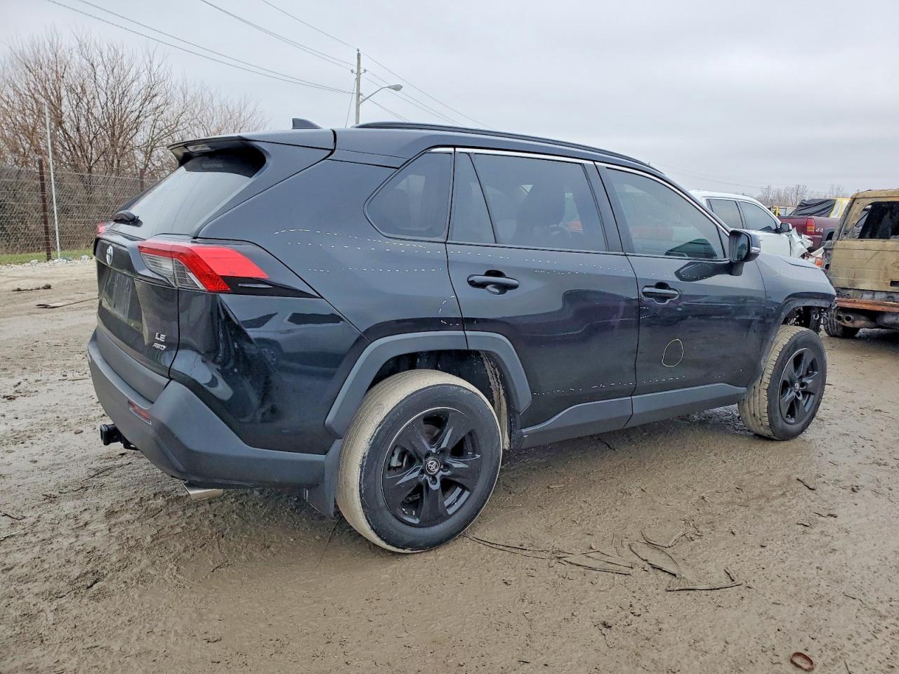 2019 TOYOTA RAV4 LE photo 3
