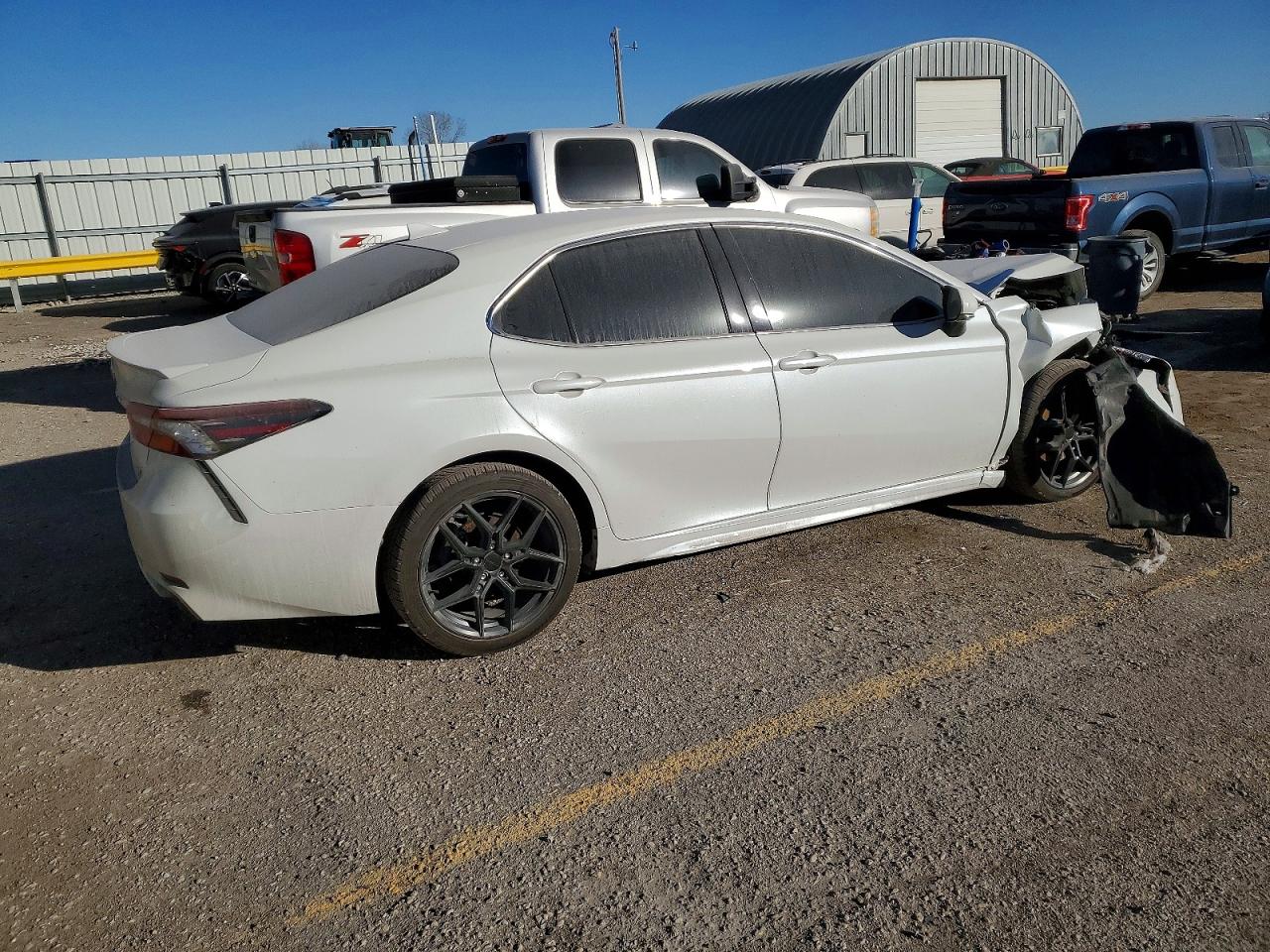 2021 TOYOTA CAMRY XSE photo 3