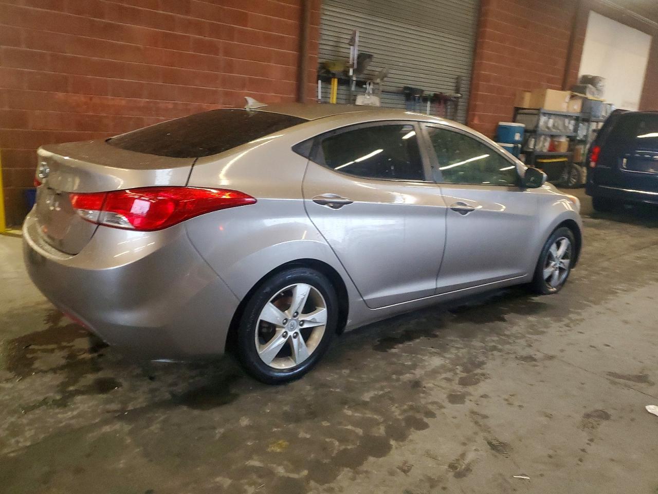 2012 HYUNDAI ELANTRA GLS photo 3