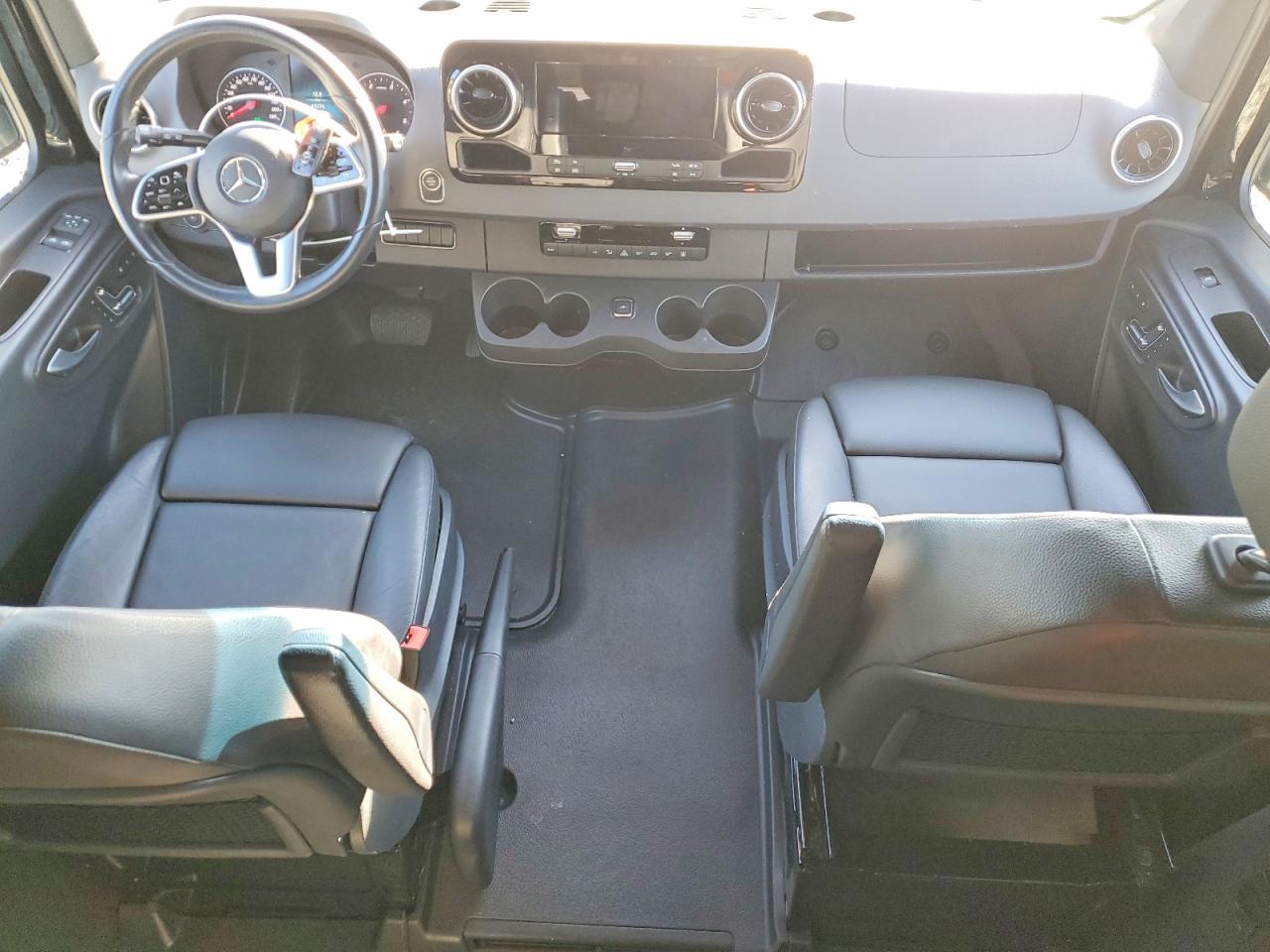 2024 MERCEDES-BENZ SPRINTER 2500 photo 8