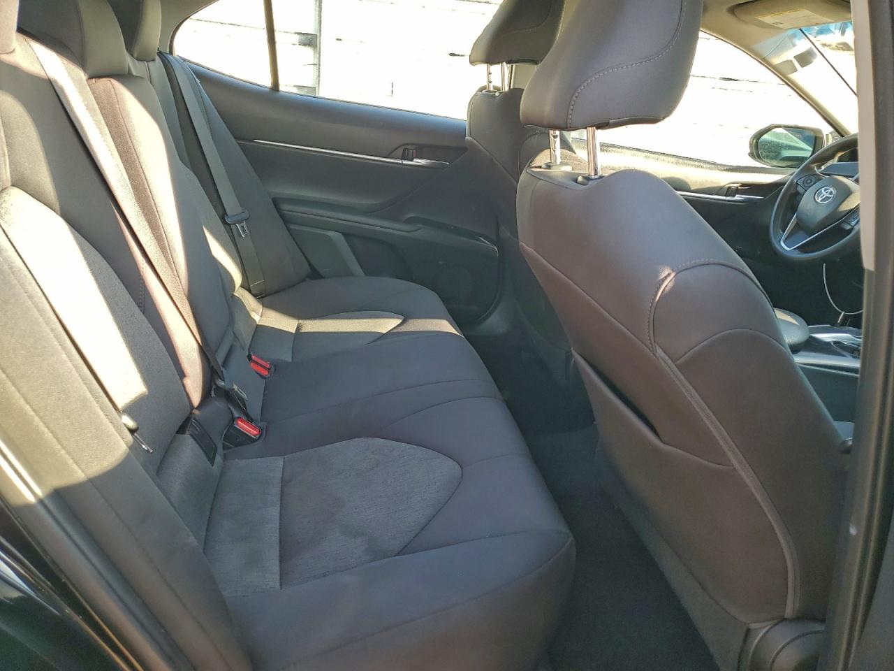 2018 TOYOTA CAMRY L photo 19