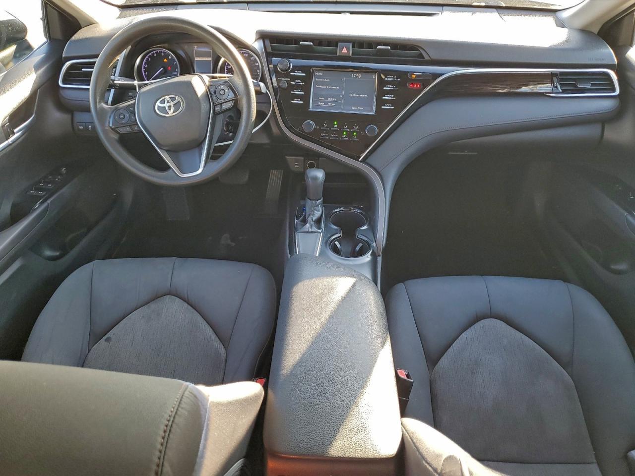 2018 TOYOTA CAMRY L photo 15
