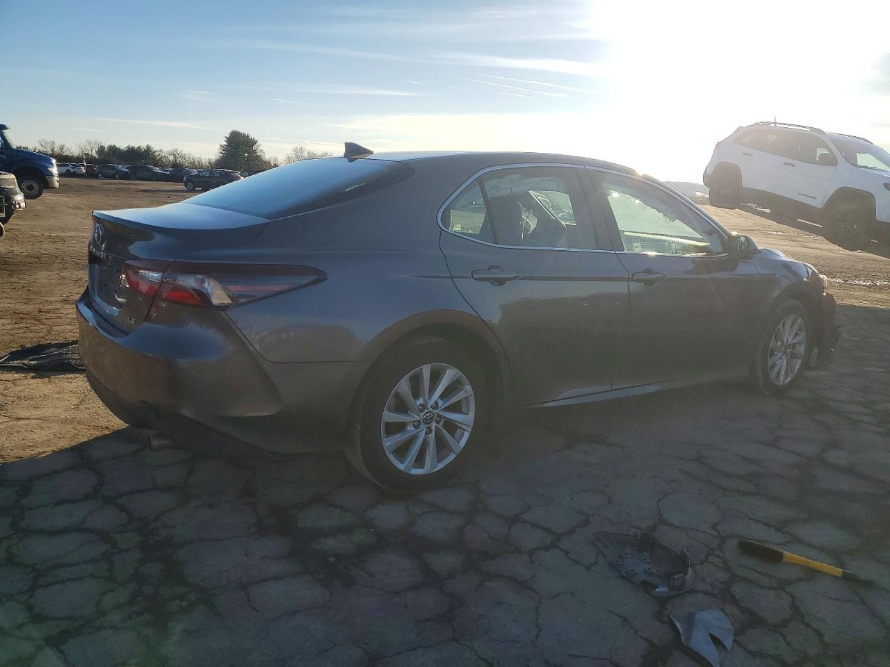 2021 TOYOTA CAMRY LE photo 3