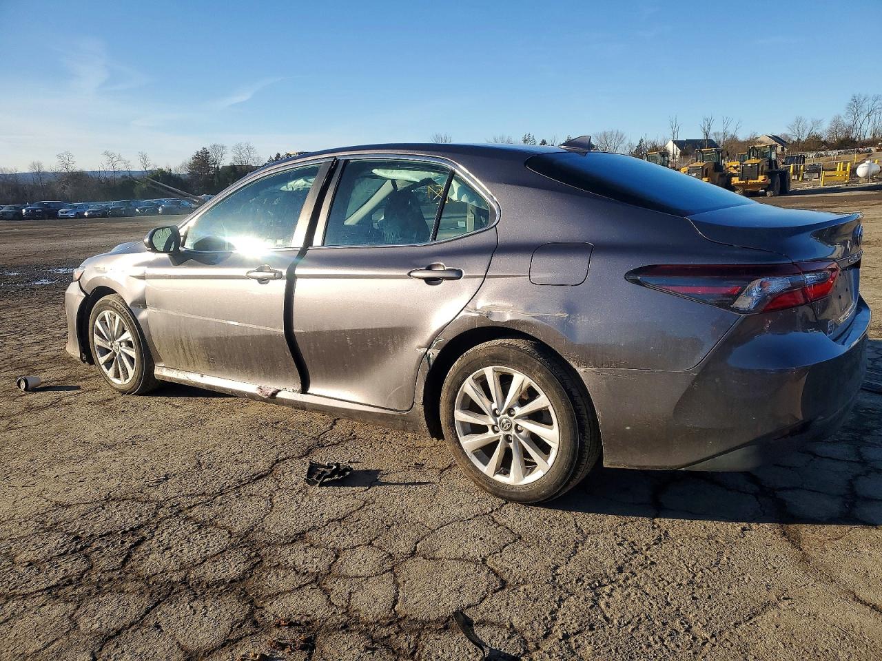 2021 TOYOTA CAMRY LE photo 2