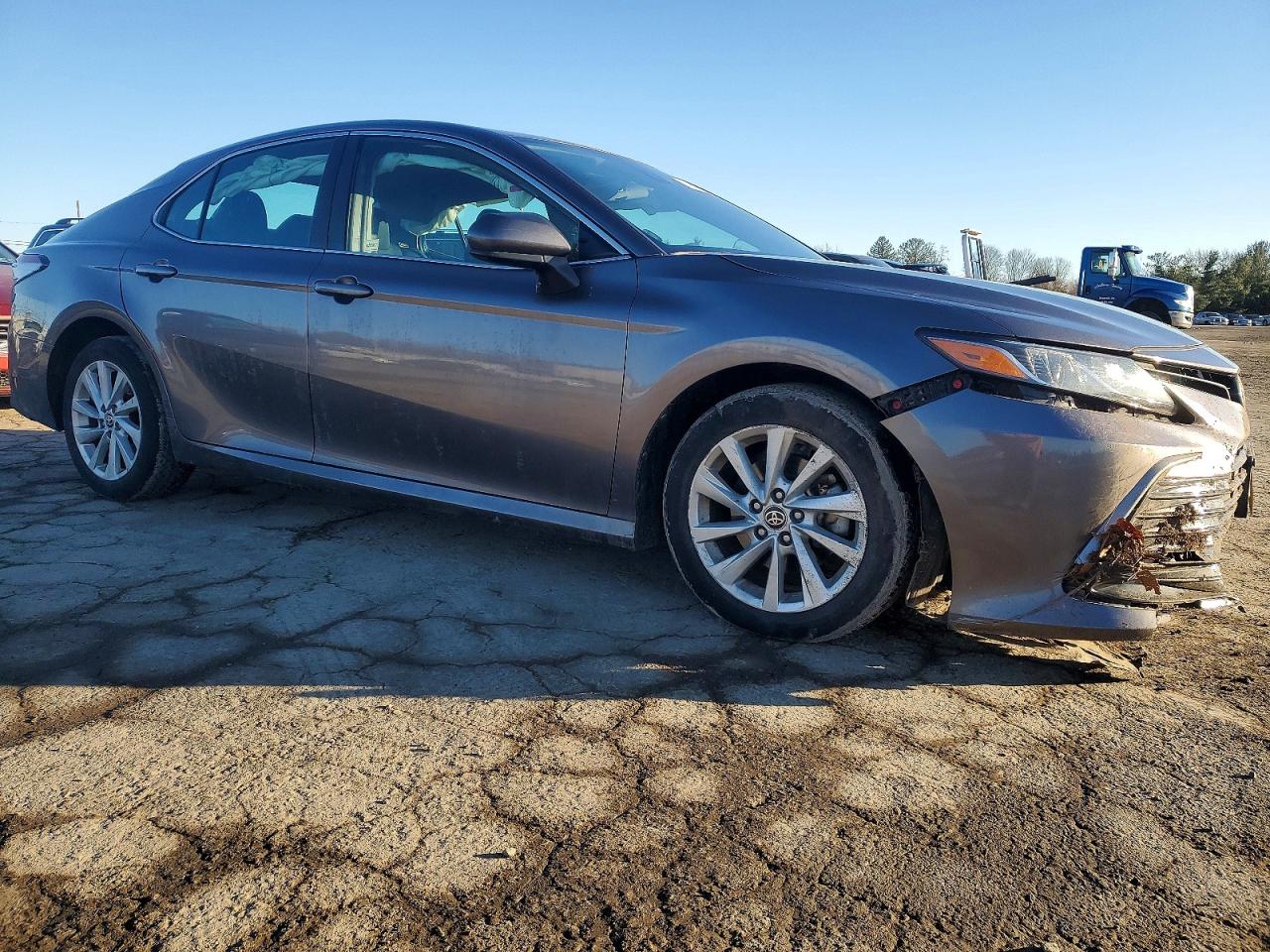 2021 TOYOTA CAMRY LE photo 4