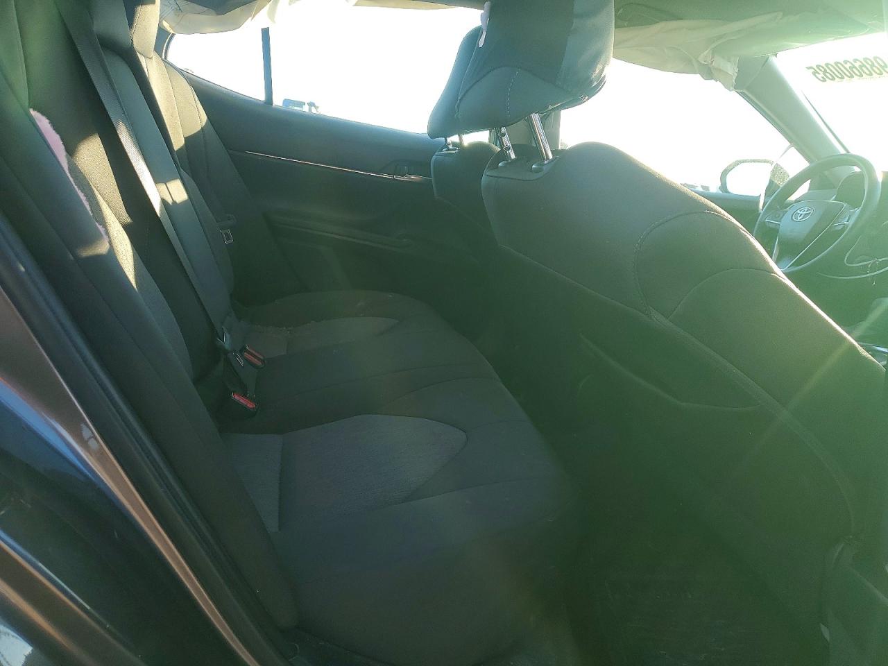 2021 TOYOTA CAMRY LE photo 10