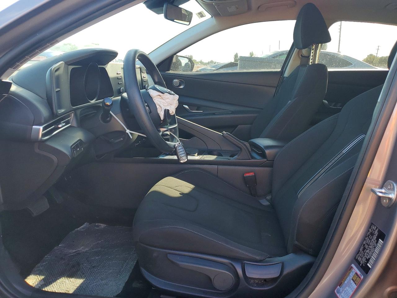 2023 HYUNDAI ELANTRA SEL photo 7