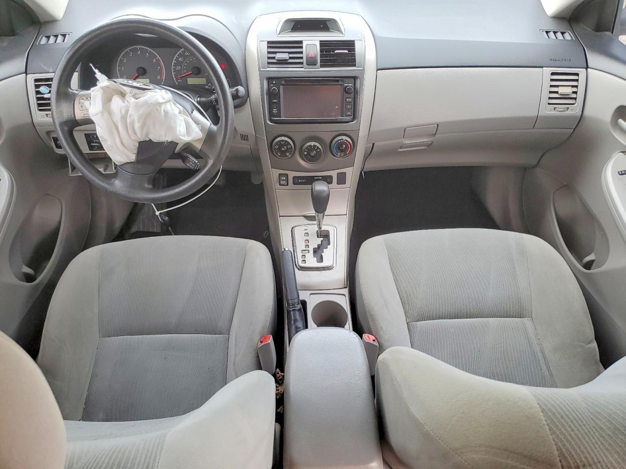 2013 TOYOTA COROLLA BASE photo 8