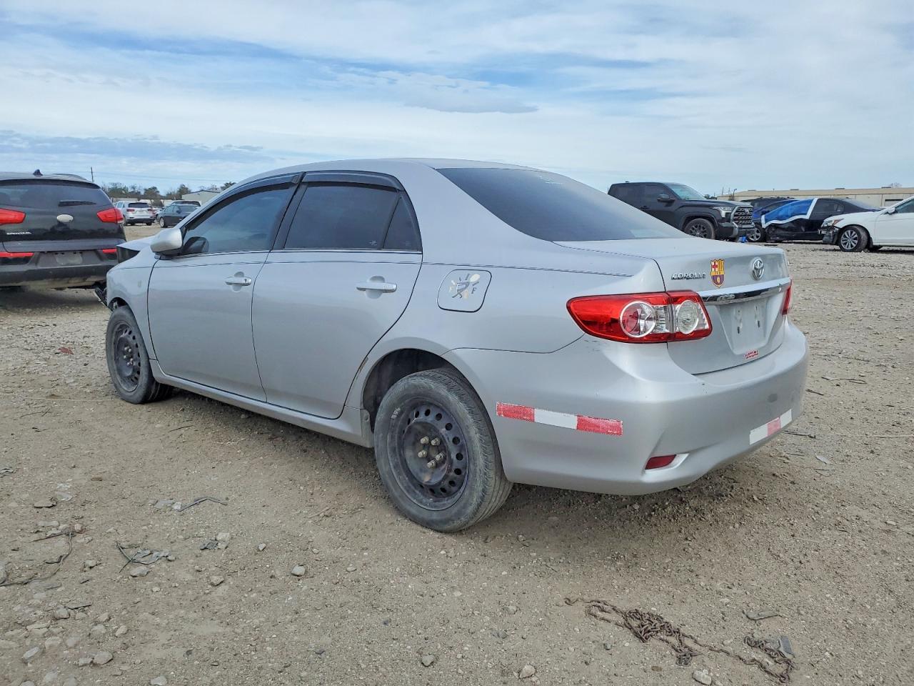 2013 TOYOTA COROLLA BASE photo 2