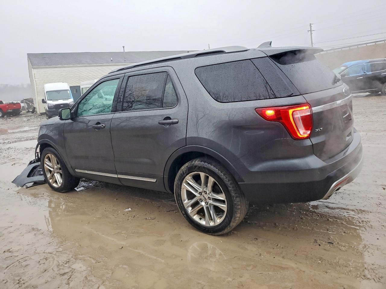 2016 FORD EXPLORER XLT photo 2