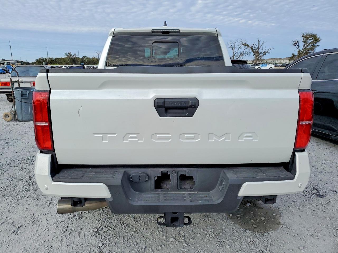 2024 TOYOTA TACOMA DOUBLE CAB photo 6