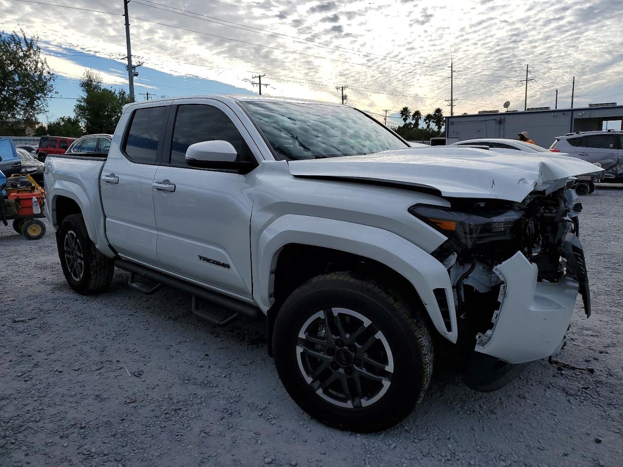 2024 TOYOTA TACOMA DOUBLE CAB photo 4