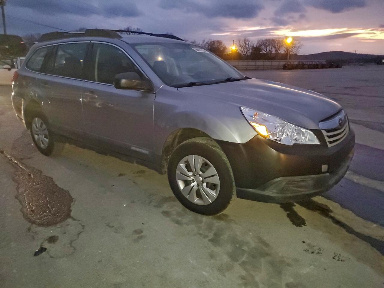 2010 SUBARU OUTBACK 2.5I photo 4